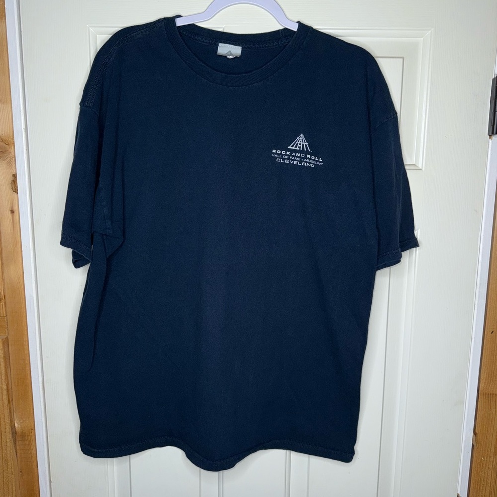 Vintage Rock And Roll Hall Of Fame Museum  T-shirt Men’s Size XL